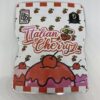 Probieren Sie Italian Cherryz Backpackboyz : Eine Premium-Cannabissorte mit reichhaltigem Geschmack Sorteninformationen Italian Cherryz Backpackboyz ist eine Cannabissorte, die sich durch ihre einzigartige Wirkung auszeichnet, die sowohl entspannend als auch konzentrationsfördernd wirkt. Sie ist besonders gefragt zur Behandlung von Angstzuständen, chronischen Schmerzen, Schlaflosigkeit, Alltagsstress und Appetitstörungen. THC und CBD ( italienische Cherryz Backpackboyz) Obwohl Italian Cherry reich an THC ist, dessen Anteil im Allgemeinen zwischen 18 % und 25 % schwanken kann, enthält es wenig CBD. Diese Zusammensetzung macht die Sorte ideal für diejenigen, die bei bestimmten Erkrankungen ausgeprägte psychoaktive Wirkungen ohne die Vorteile von CBD suchen. Wirkung, Aroma und Geschmack der Sorte Wirkung Italienische Kirsche vermittelt ein Gefühl tiefer Entspannung und fördert gleichzeitig die geistige Konzentration. Damit ist sie perfekt für Aktivitäten geeignet, die sowohl Ruhe als auch Aufmerksamkeit erfordern. Aroma Das Aroma dieser Sorte ist reichhaltig und kombiniert fruchtige Kirschnoten mit subtilen Anklängen von Erde und Gewürzen und sorgt für ein komplexes und angenehmes Geruchserlebnis. Erleichterung Italienische Kirsche ist ideal für Menschen, die unter Angstzuständen und Stress leiden, und hilft auch bei der Linderung chronischer Schmerzen und der Bekämpfung von Schlaflosigkeit. Geschmack Der Geschmack folgt dem Aroma mit Kirschdominanz und erdigen Untertönen, ergänzt durch ein würziges Profil, wodurch jeder Zug sowohl geschmackvoll als auch unvergesslich wird. Warum sollte man Italian Cherry im 420 Coffee Shop kaufen? Cannabis420 ist für seinen erstklassigen Cannabisanbau bekannt und stellt sicher, dass jedes Produkt nach den höchsten Standards angebaut und geerntet wird. Der Kauf italienischer Kirschen bei 420coffeeshop garantiert nicht nur maximale Wirksamkeit und Frische, sondern auch ein sicheres und zufriedenstellendes Kundenerlebnis. Medizinische Auswirkungen Dank ihrer starken entspannenden Wirkung und ihres angereicherten Terpenprofils ist Italienische Kirsche bei der Behandlung medizinischer Symptome wie Angstzuständen, chronischen Schmerzen, Schlaflosigkeit, Alltagsstress und Appetitstörungen wirksam. Wie raucht man Cannabis? Um die Aromen und Wirkungen von Italian Cherry voll zu genießen, empfiehlt es sich, es in Form von Joints, Pfeifen oder Verdampfern zu konsumieren. Das Verdampfen wird besonders für diejenigen empfohlen, die ein milderes und weniger schädliches Erlebnis für die Lunge bevorzugen. Was die Leute über die Sorte Italian Cherry sagen „Perfekt, um den Tag ausklingen zu lassen, zu entspannen, ohne zu belasten.“ „Die Kirscharomen sind einfach unglaublich und sehr natürlich.“ „Hilft enorm bei meinen Ängsten und Panikattacken.“ „Ideal zum Entspannen vor dem Schlafengehen, verbessert die Schlafqualität deutlich.“ „Wirksam bei der Schmerzbehandlung ohne die Nebenwirkungen herkömmlicher Medikamente.“ Wo kann man in der EU Cannabis online kaufen? Um an Italian Cherry und andere Premiumsorten zu kommen, besuchen Sie Cannabis420 . Wir bieten eine große Auswahl an Premium-Cannabis mit sicherer und diskreter Lieferung in ganz Europa. Wie lagert man Cannabis? Um die Frische und Wirksamkeit von Italian Cherry zu bewahren, wird empfohlen, Cannabis in einem luftdichten Behälter, geschützt vor Licht und Feuchtigkeit, an einem kühlen, dunklen Ort aufzubewahren. Regierungsgesetz für den Verkauf von Cannabis in Europa Es ist wichtig, die lokalen Gesetze zum Verkauf und Konsum von Cannabis in Europa einzuhalten. Diese Gesetze sind von Land zu Land unterschiedlich und haben spezifische Bestimmungen für den Freizeit- oder medizinischen Gebrauch. Informieren Sie sich vor dem Kauf unbedingt über die Bestimmungen in Ihrer Region.
